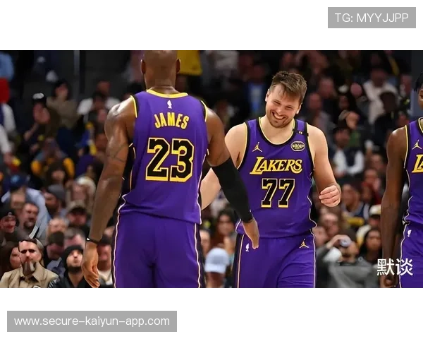 东契奇终场前妙传,独行侠拿下硬仗胜利